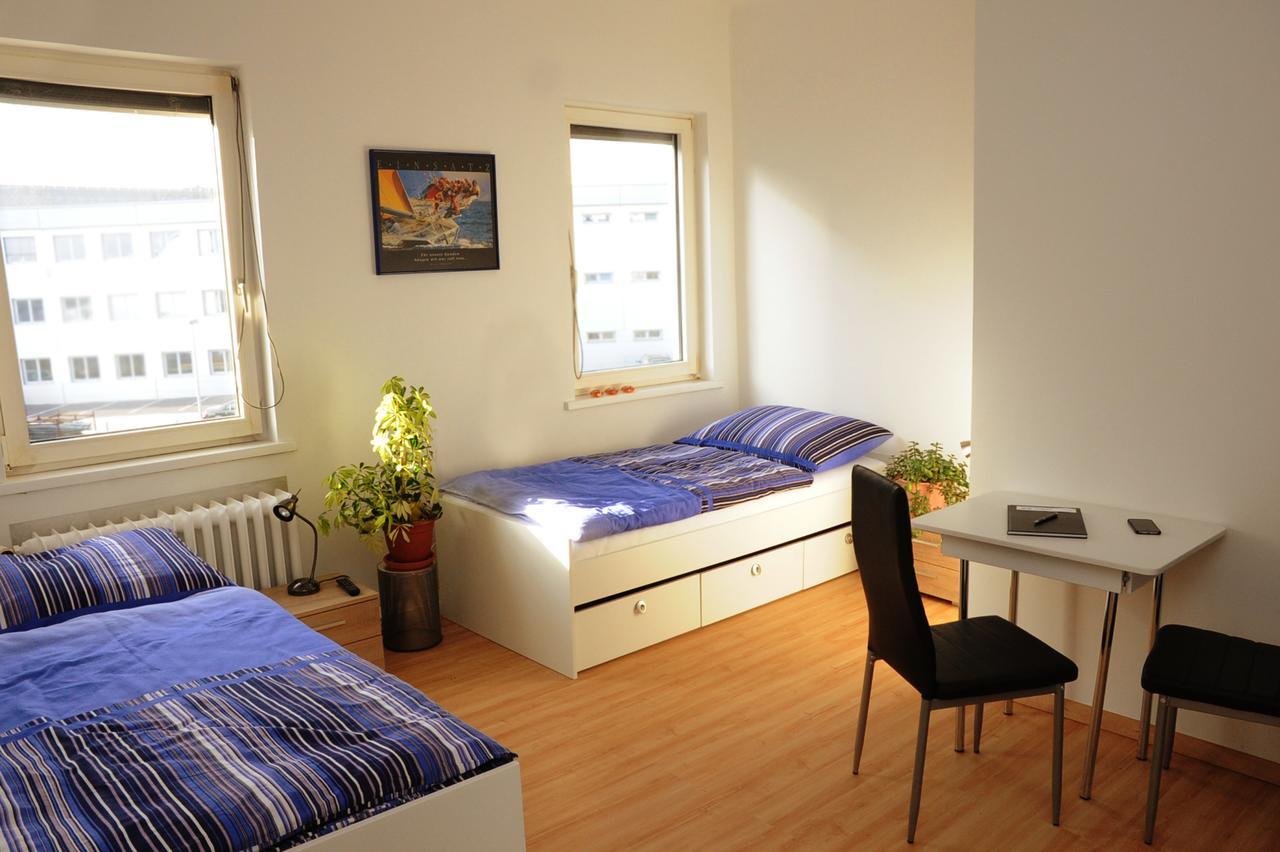 Montagehotel Bed & Steel Linz Exterior photo