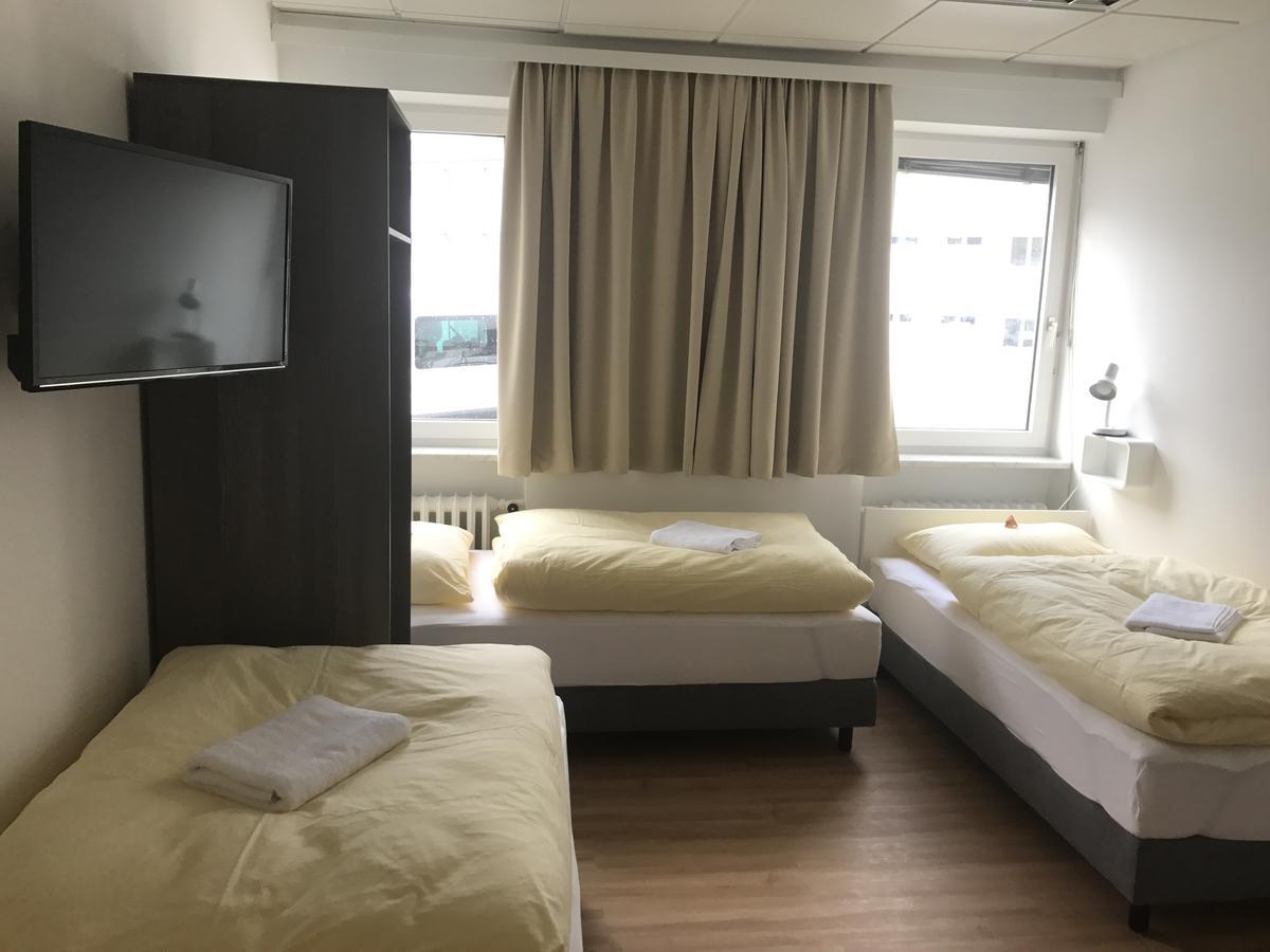 Montagehotel Bed & Steel Linz Exterior photo